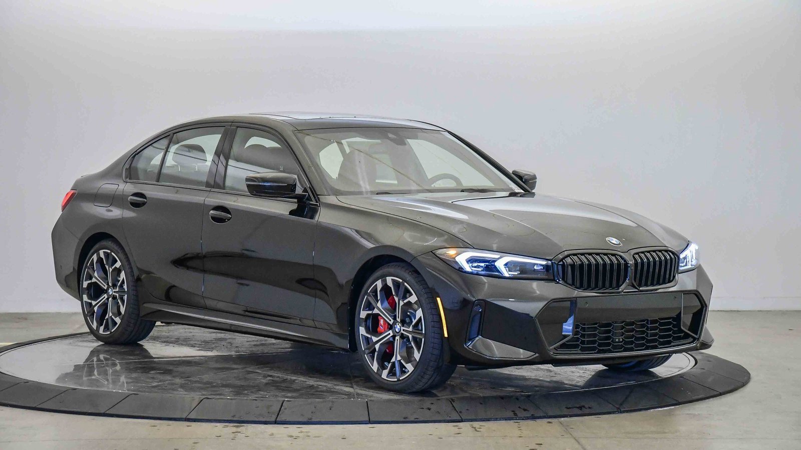 New 2026 BMW 330i Sedan w/ M Sport Package image 6