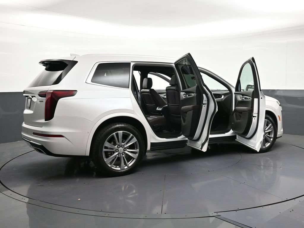 Used 2023 Cadillac XT6 Premium Luxury w/ Technology Package AWD/4WD image 32