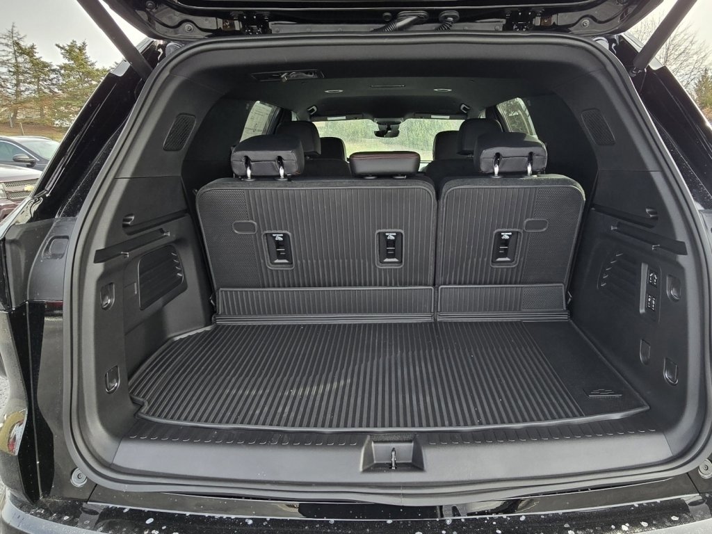 New 2026 Chevrolet Traverse RS w/ LPO, Floor Liner Package image 12