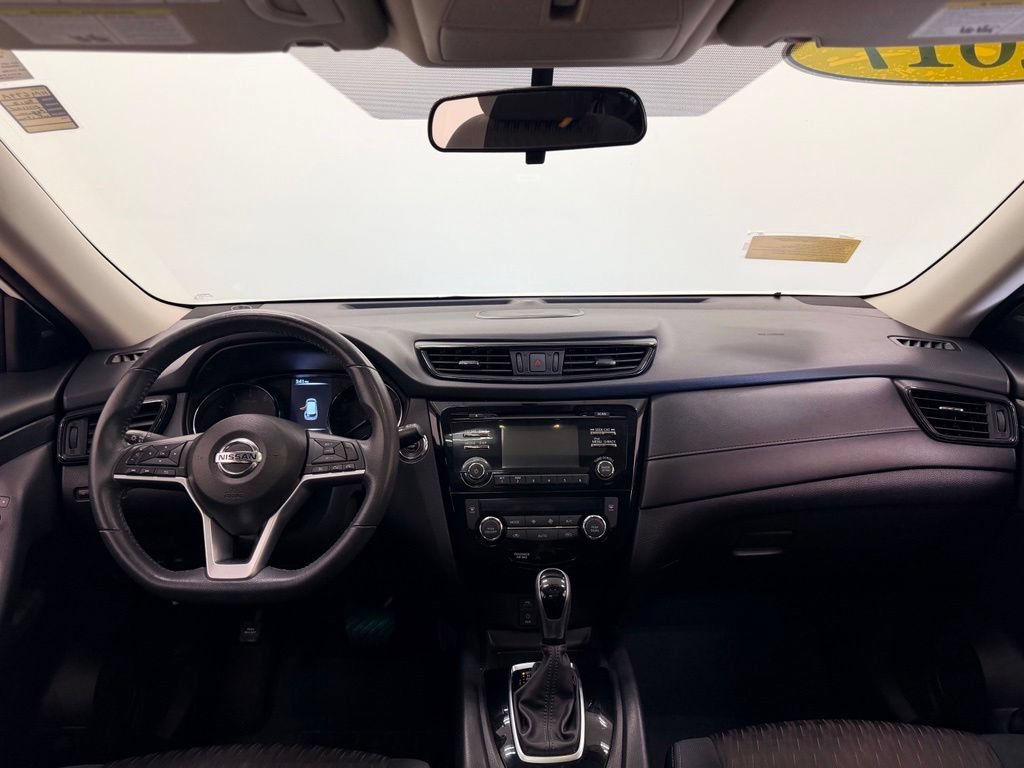Used 2017 Nissan Rogue SV AWD/4WD image 14