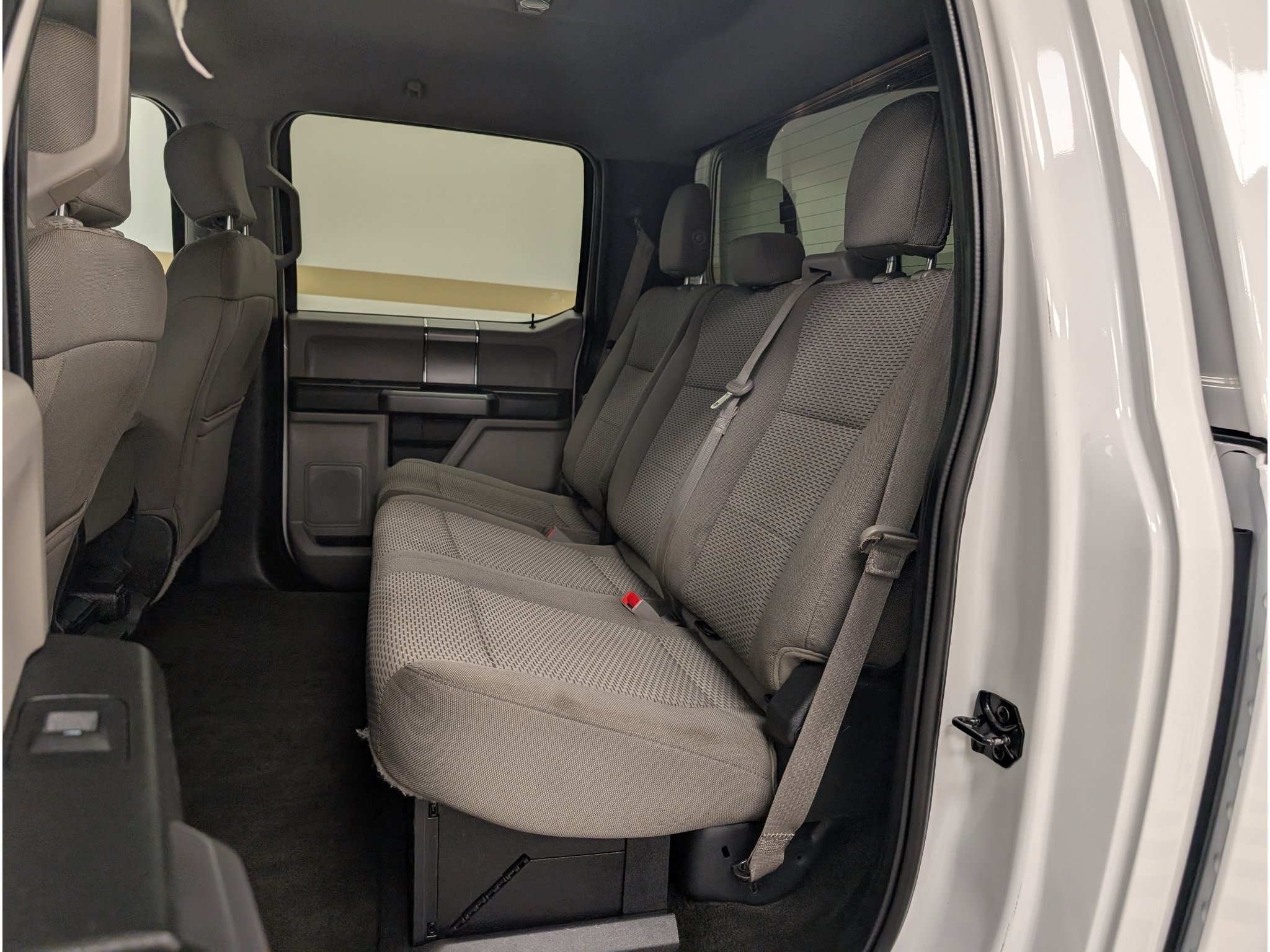 Used 2018 Ford F350 XLT w/ XLT Premium Package AWD/4WD image 16