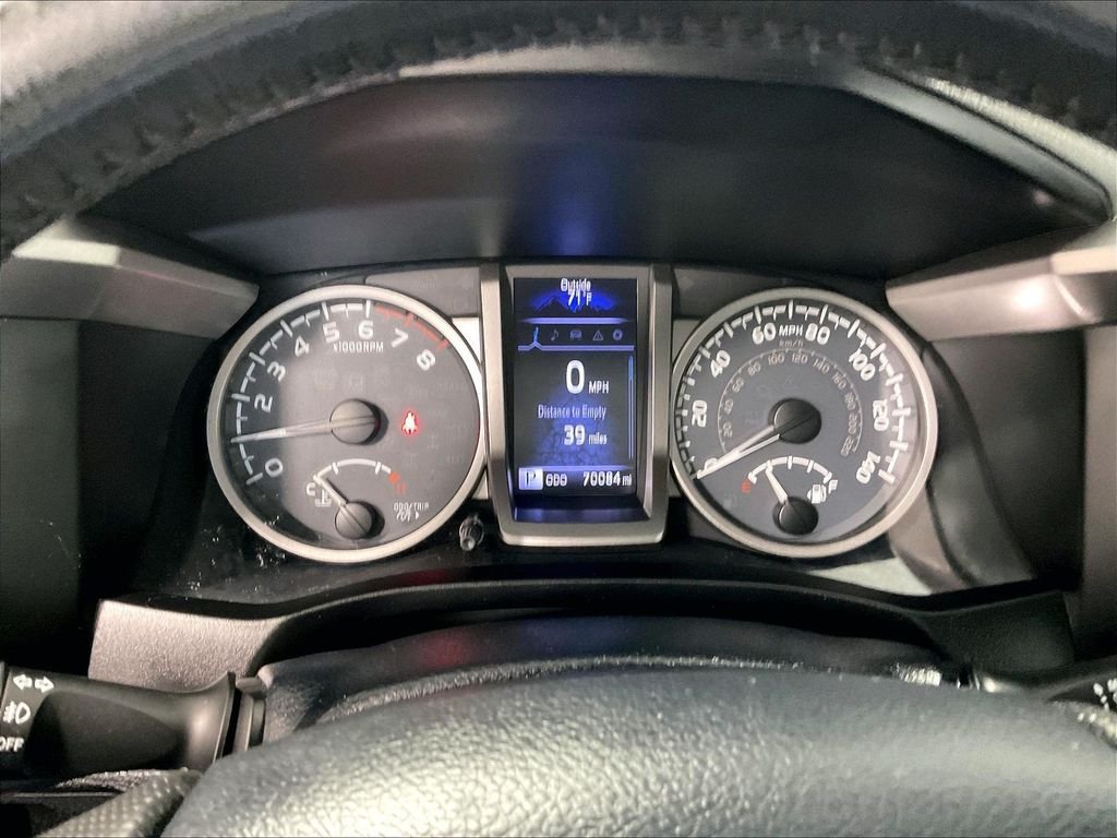 Used 2018 Toyota Tacoma SR5 AWD/4WD image 24