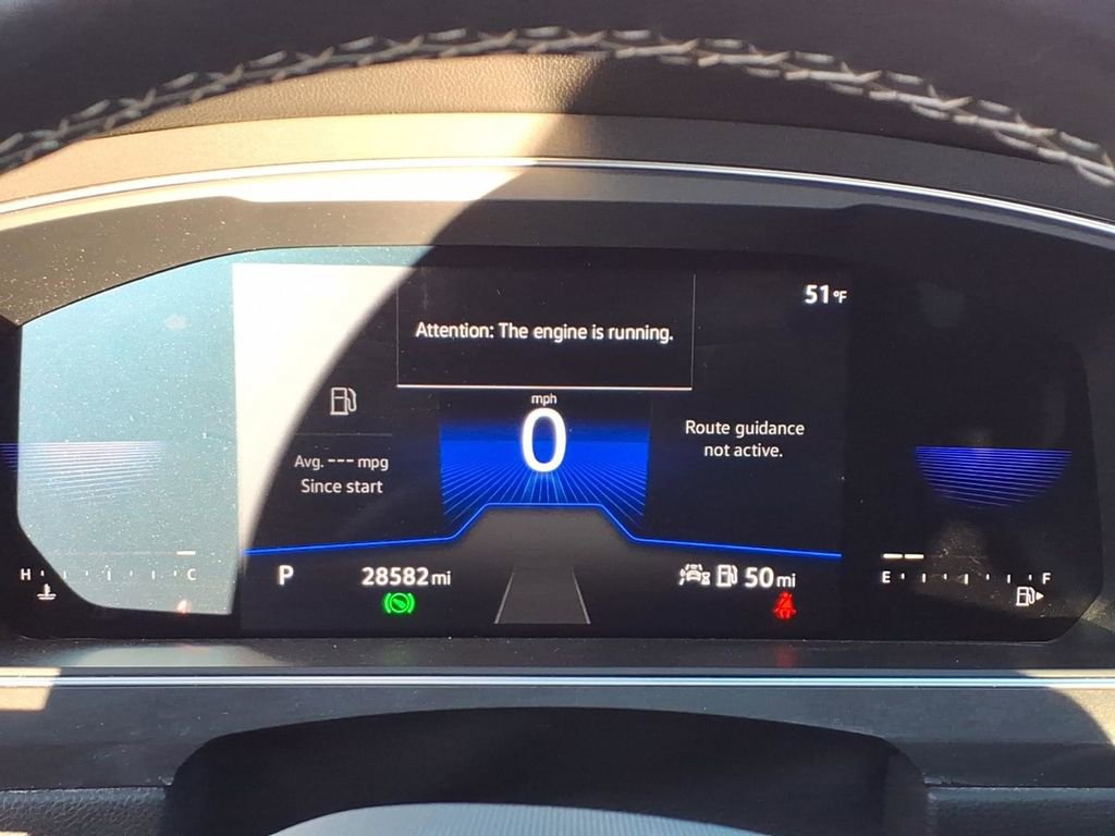 Used 2022 Volkswagen Tiguan SE w/ Panoramic Sunroof Package image 14