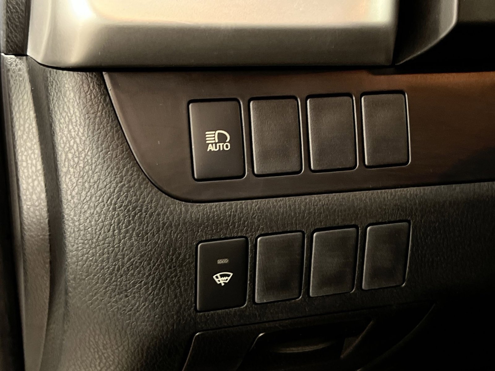 Used 2019 Toyota Highlander LE image 32