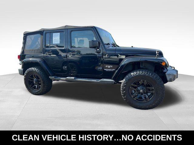 Used 2017 Jeep Wrangler Unlimited Sahara w/ Connectivity Group image 7