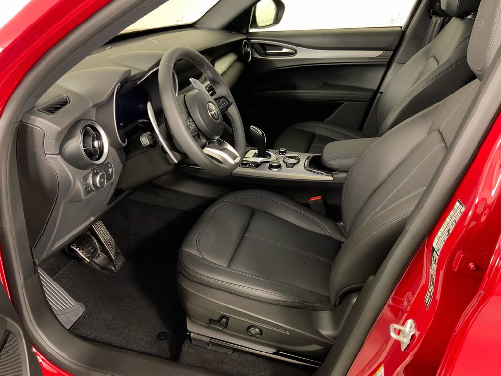 New 2025 Alfa Romeo Stelvio Sprint w/ Convenience Package AWD/4WD image 19