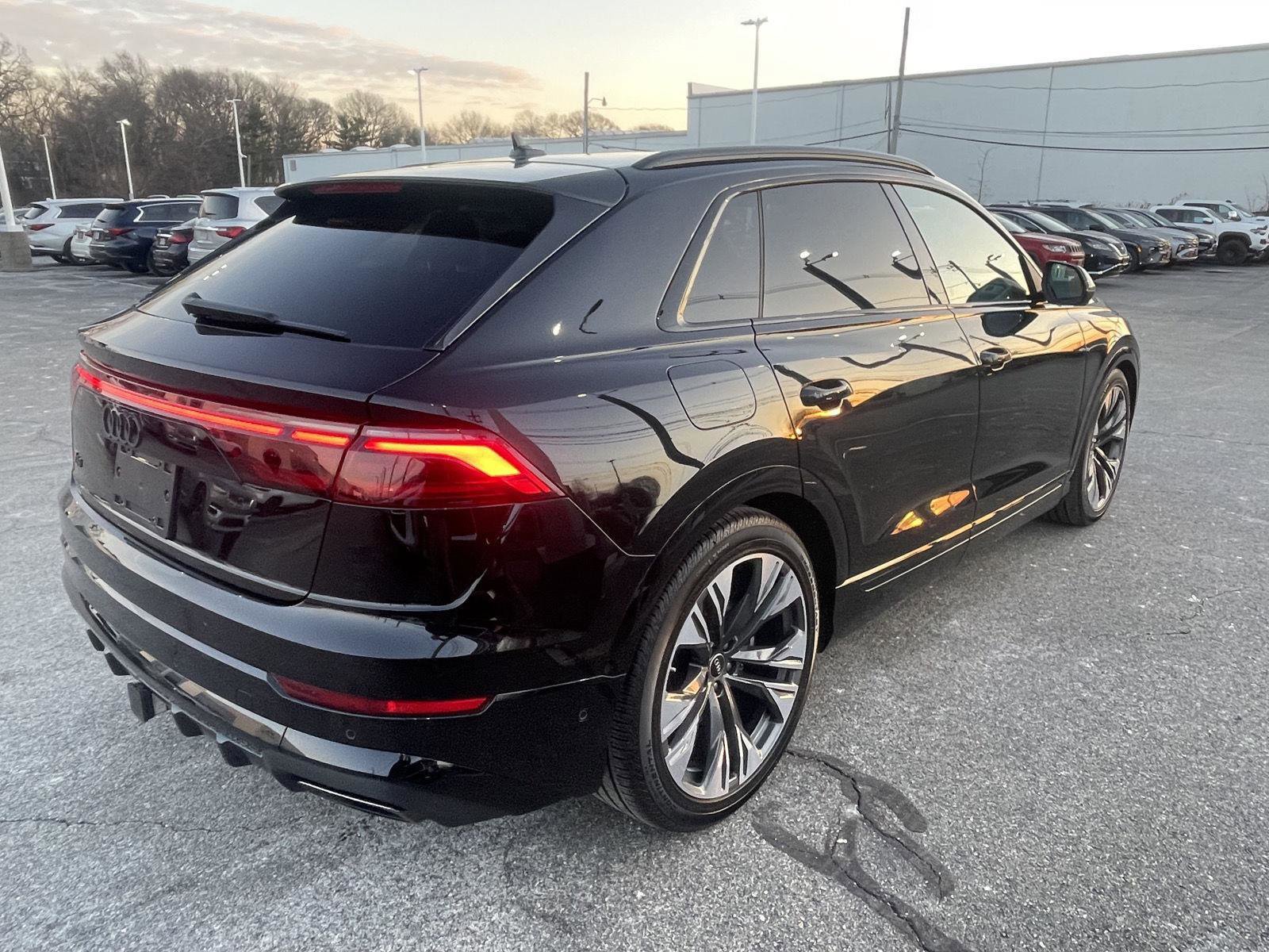 Used 2025 Audi Q8 Prestige w/ Prestige Package image 3