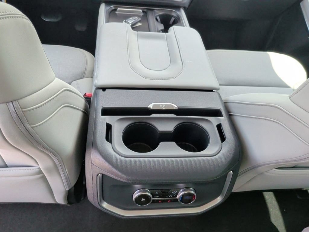 New 2027 Ford Expedition Platinum w/ Driver's Package RWD image 42