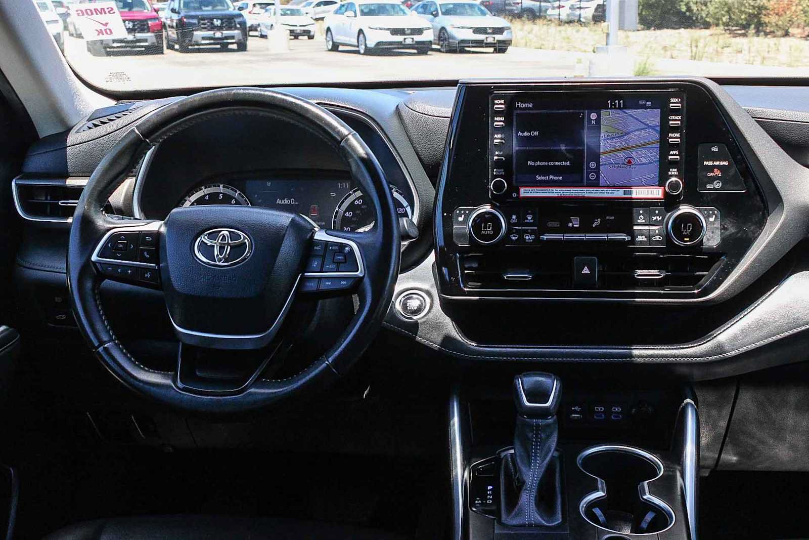 Used 2022 Toyota Highlander XLE FWD image 13