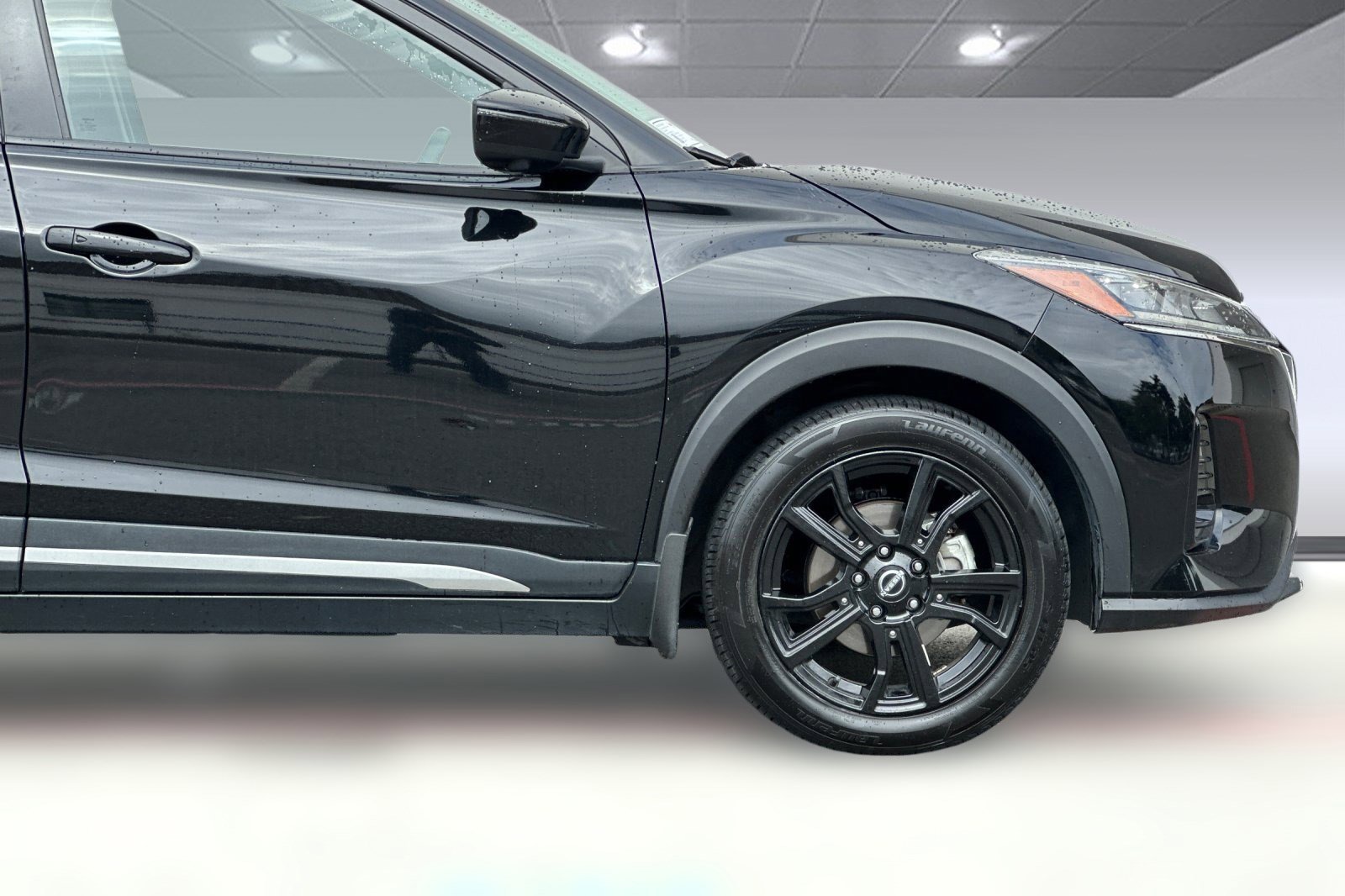 Used 2023 Nissan Kicks SR image 33