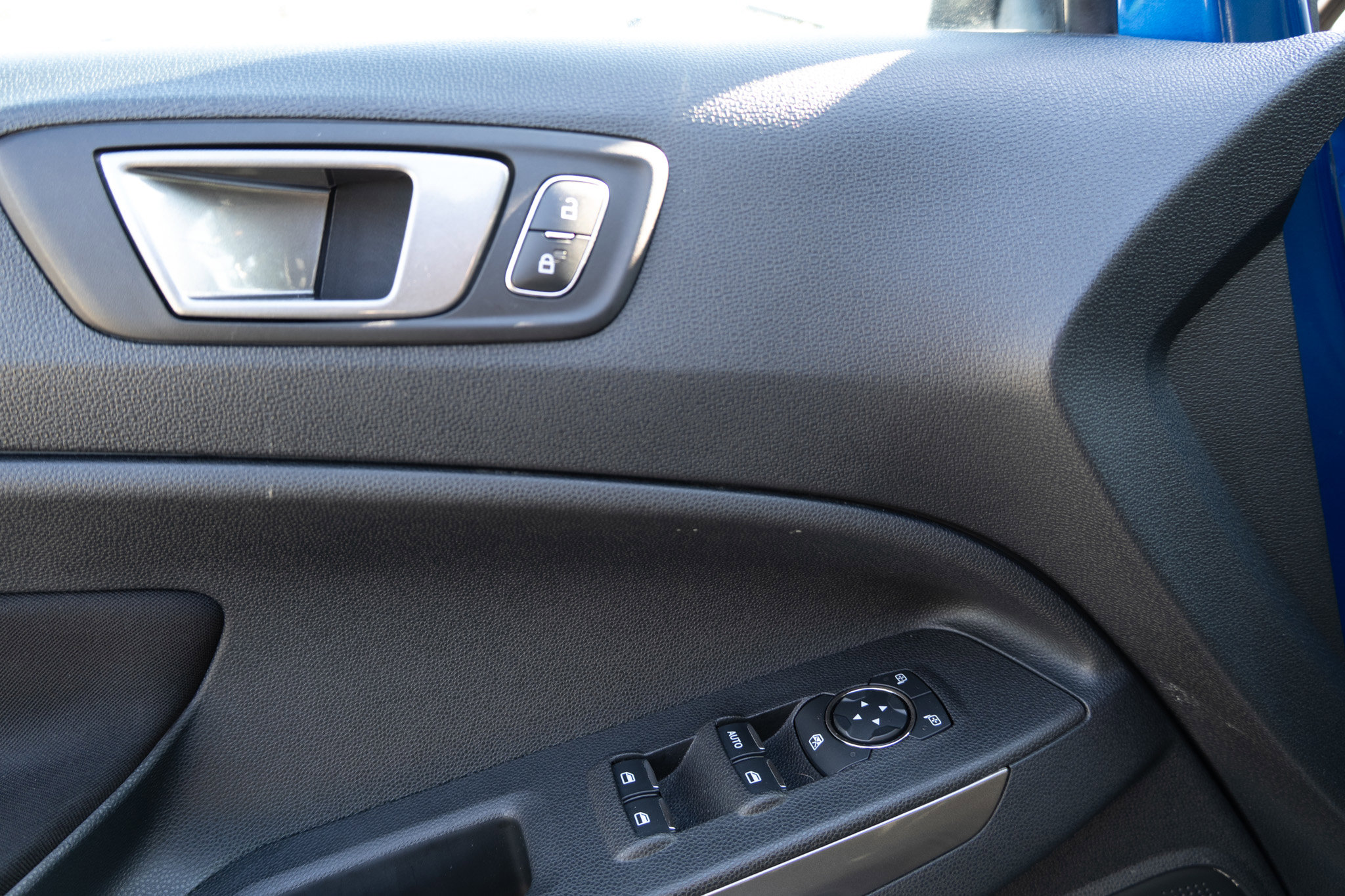 Used 2020 Ford EcoSport SE w/ SE Convenience Package image 11