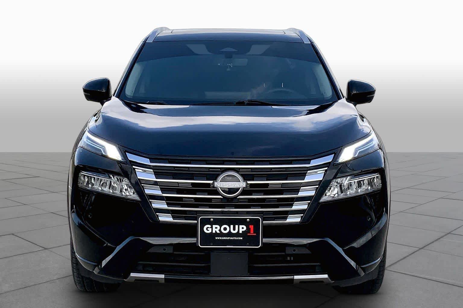 Used 2024 Nissan Rogue Platinum FWD image 4