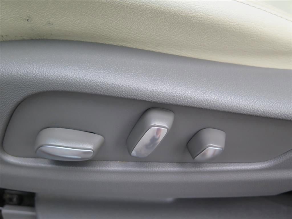 Used 2022 Cadillac XT6 Premium Luxury w/ Technology Package image 11