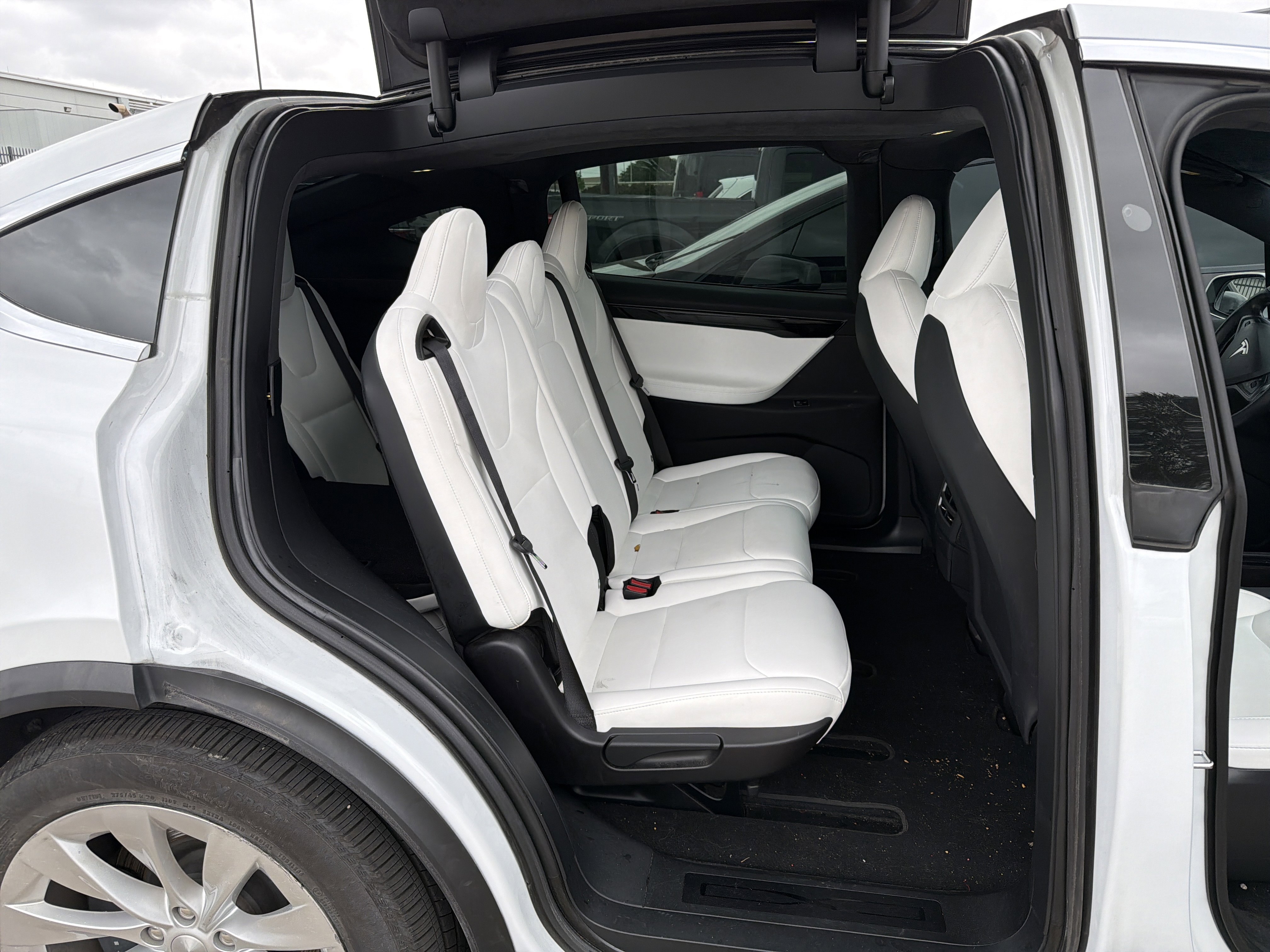 Used 2020 Tesla Model X Long Range image 3