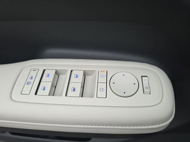 Certified 2025 Hyundai Santa Fe SEL image 39