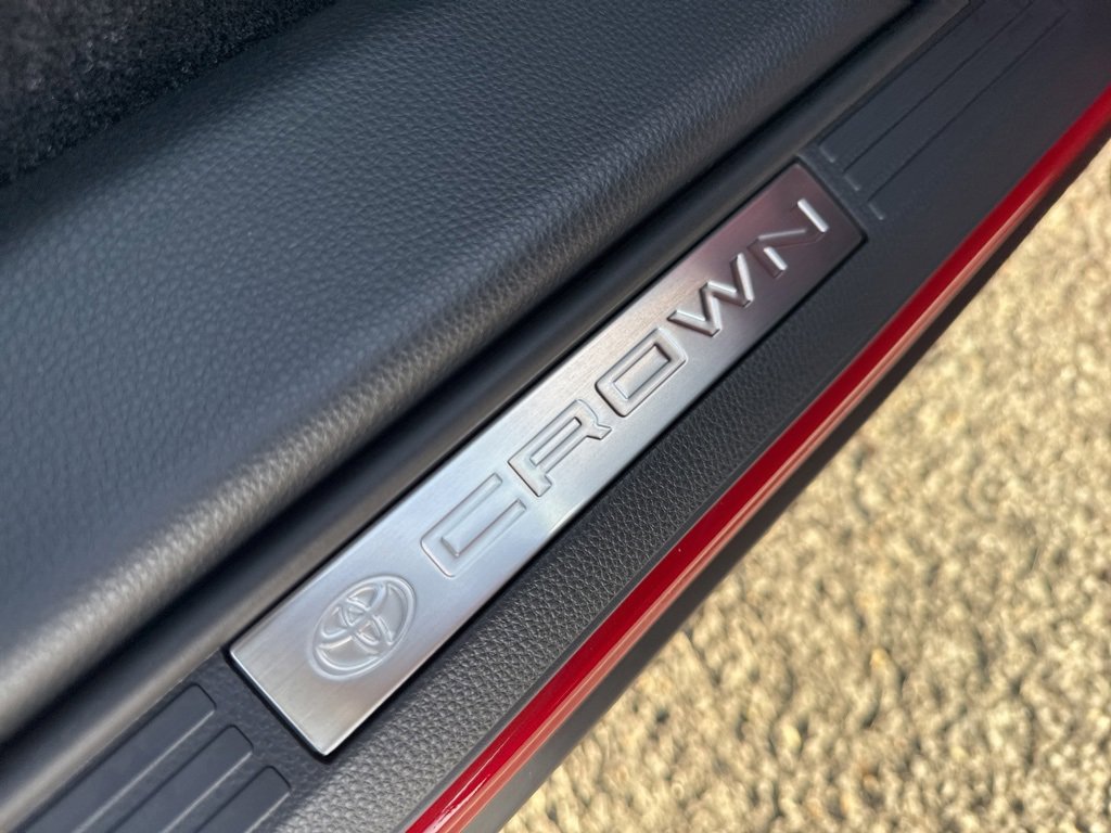 New 2025 Toyota Crown Signia image 6