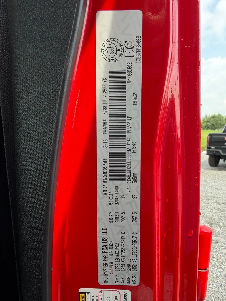 Used 2016 Jeep Wrangler Unlimited Rubicon w/ Dual Top Group AWD/4WD image 24