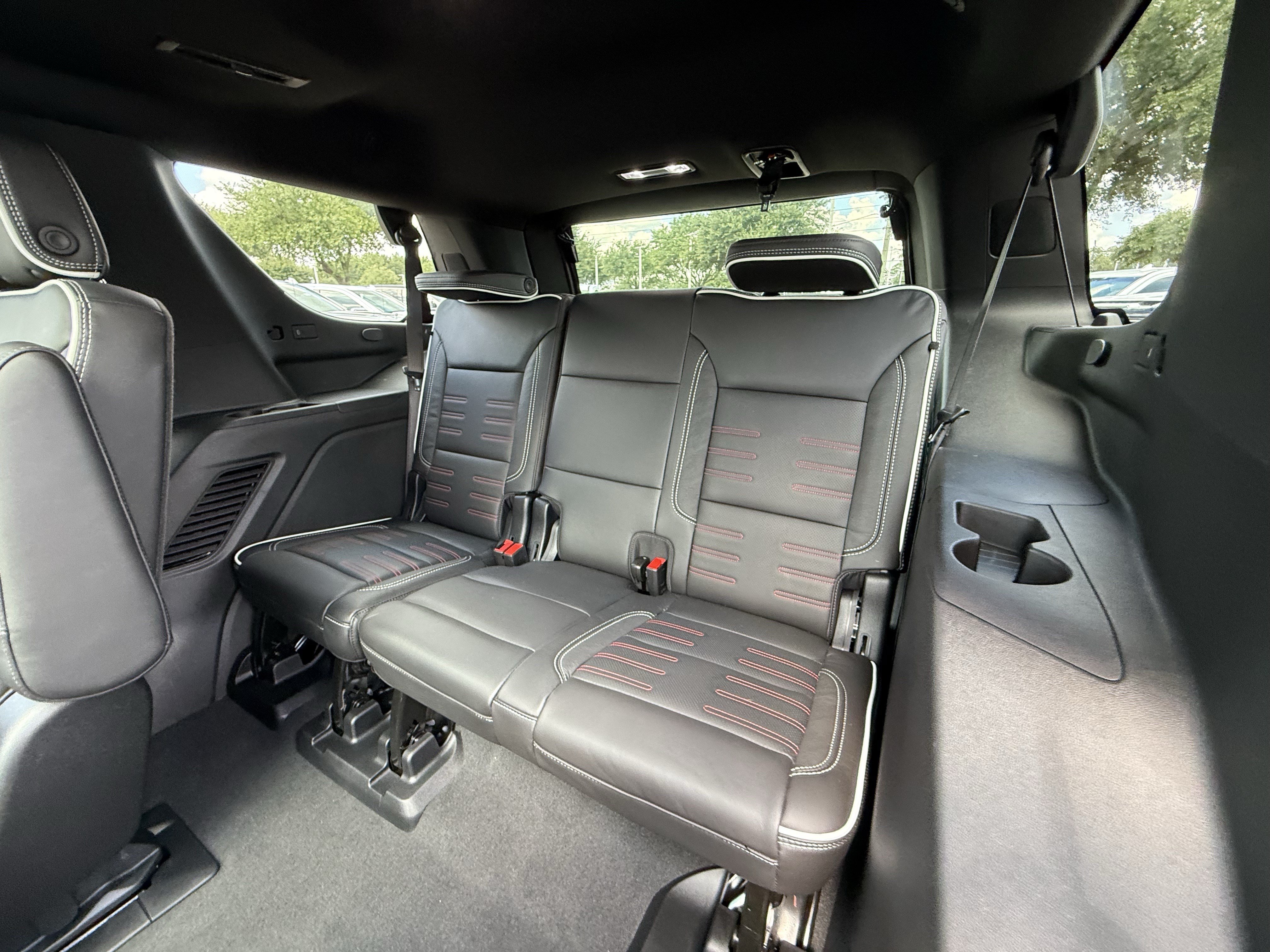 Used 2026 GMC Yukon AT4 Ultimate AWD/4WD image 30