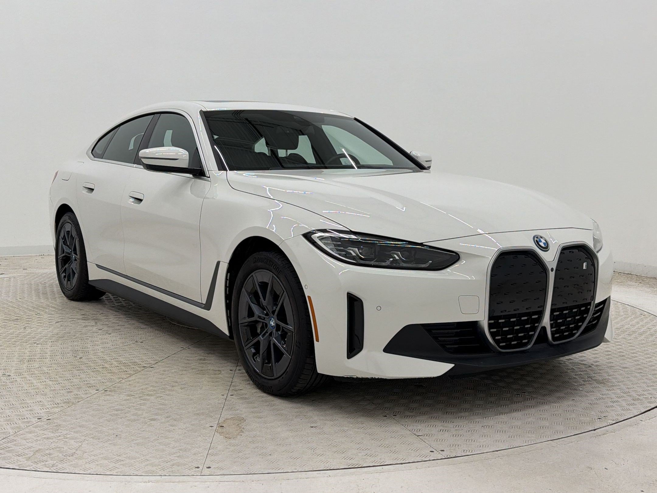 Used 2023 BMW i4 eDrive35 w/ Premium Package RWD image 7