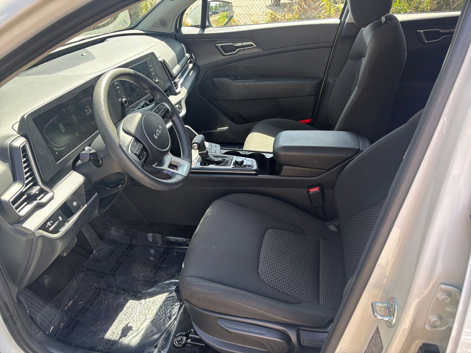 Used 2025 Kia Sportage LX FWD image 27