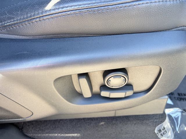 Used 2018 Land Rover Discovery SE image 20