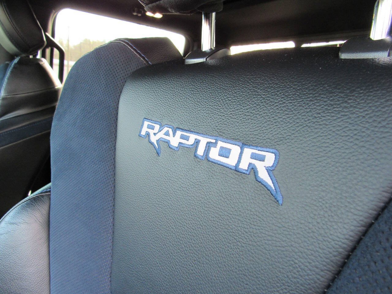 Used 2019 Ford F150 Raptor w/ Equipment Group 802A Luxury AWD/4WD image 37