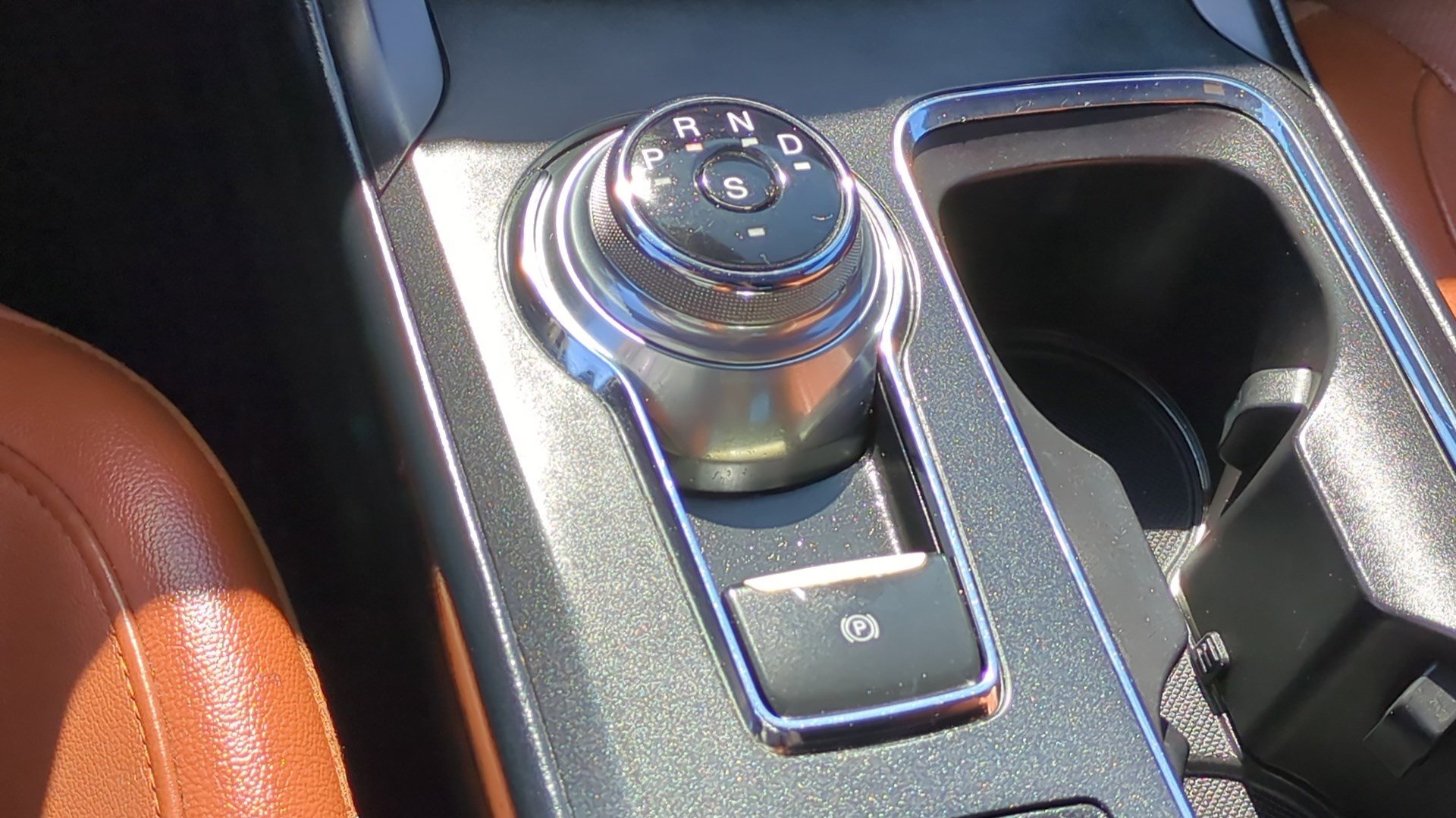 Used 2019 Ford Fusion Titanium FWD image 26