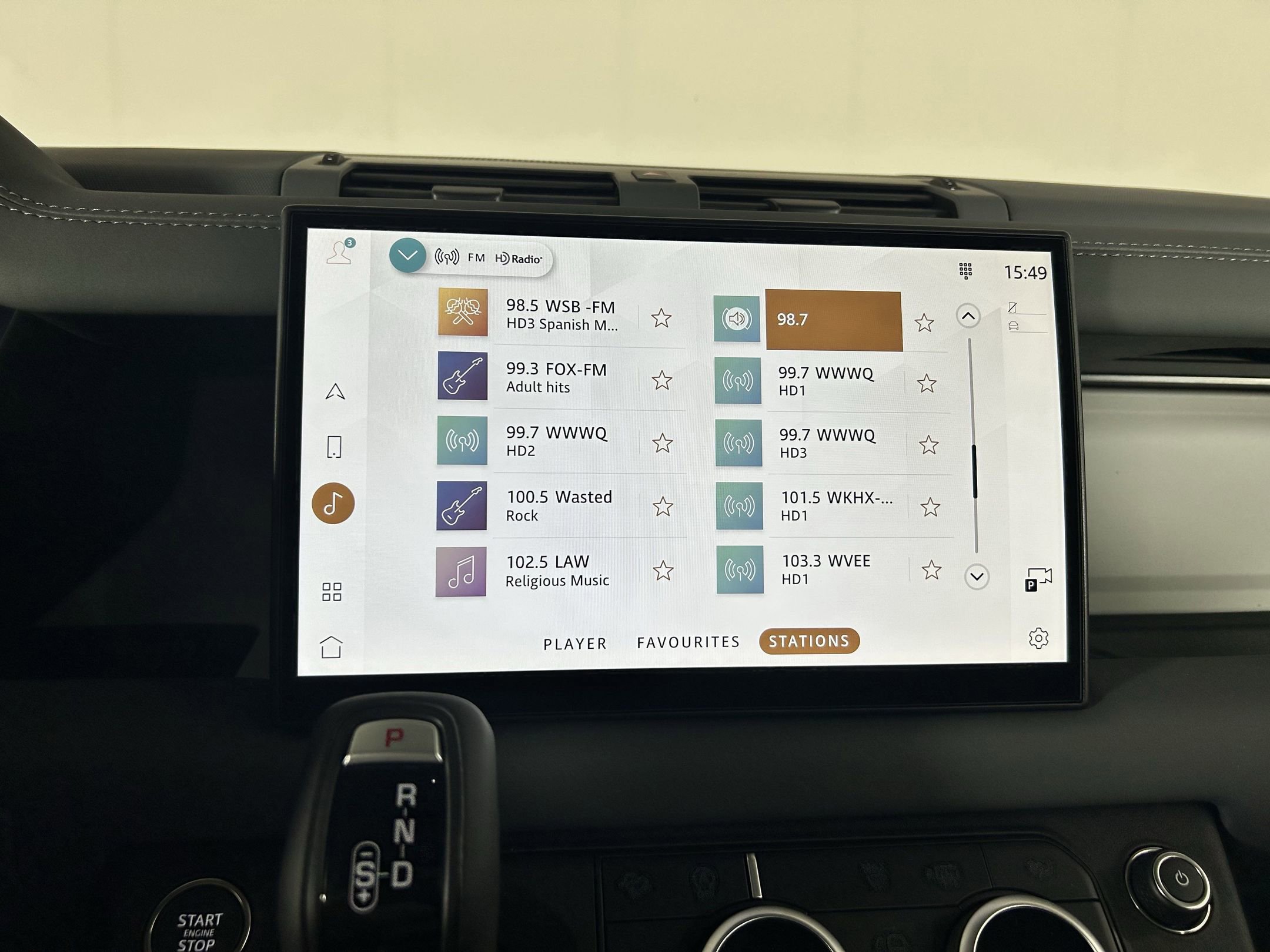 New 2025 Land Rover Defender 110 S image 23