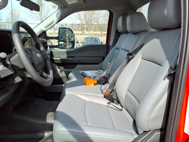 New 2025 Ford F550 4x4 Regular Cab Super Duty image 10