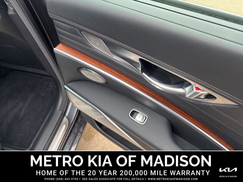 Used 2020 Kia K900 Luxury w/ VIP Package image 35