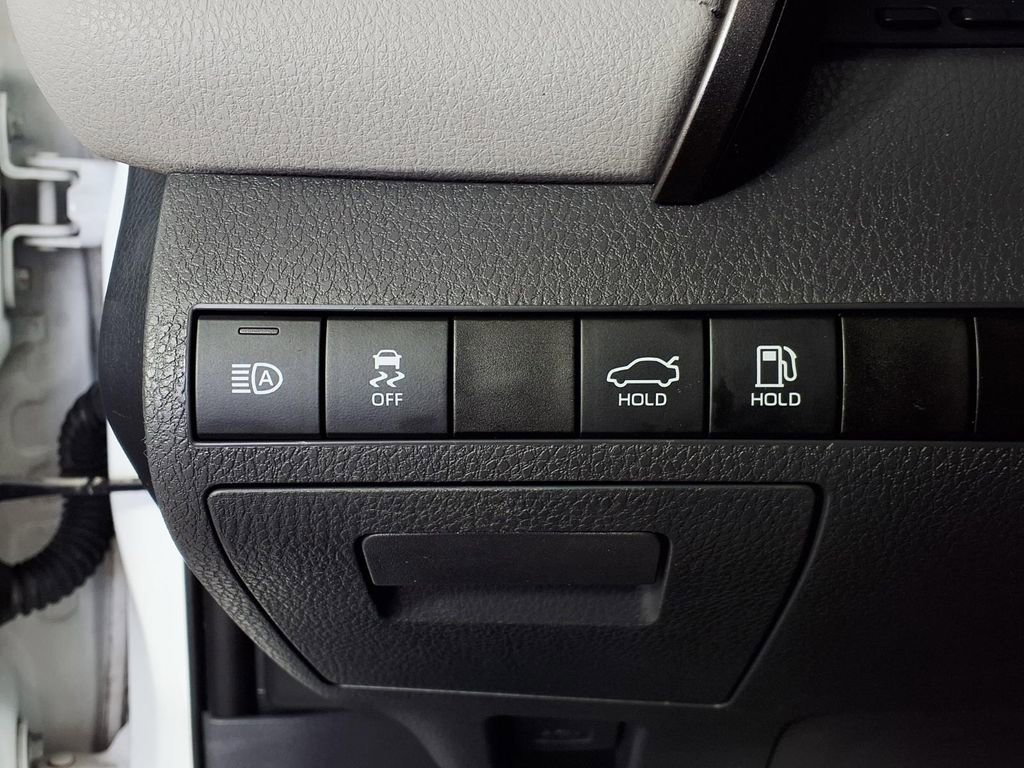 Used 2019 Toyota Camry LE FWD image 24