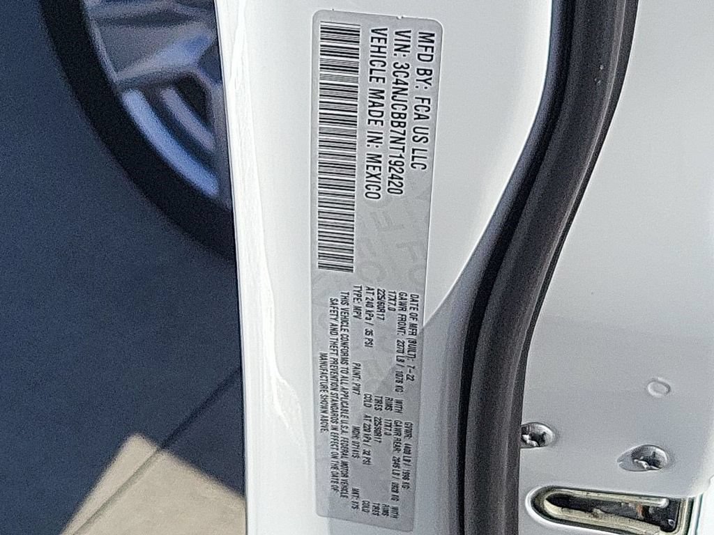 Used 2022 Jeep Compass Latitude FWD image 39
