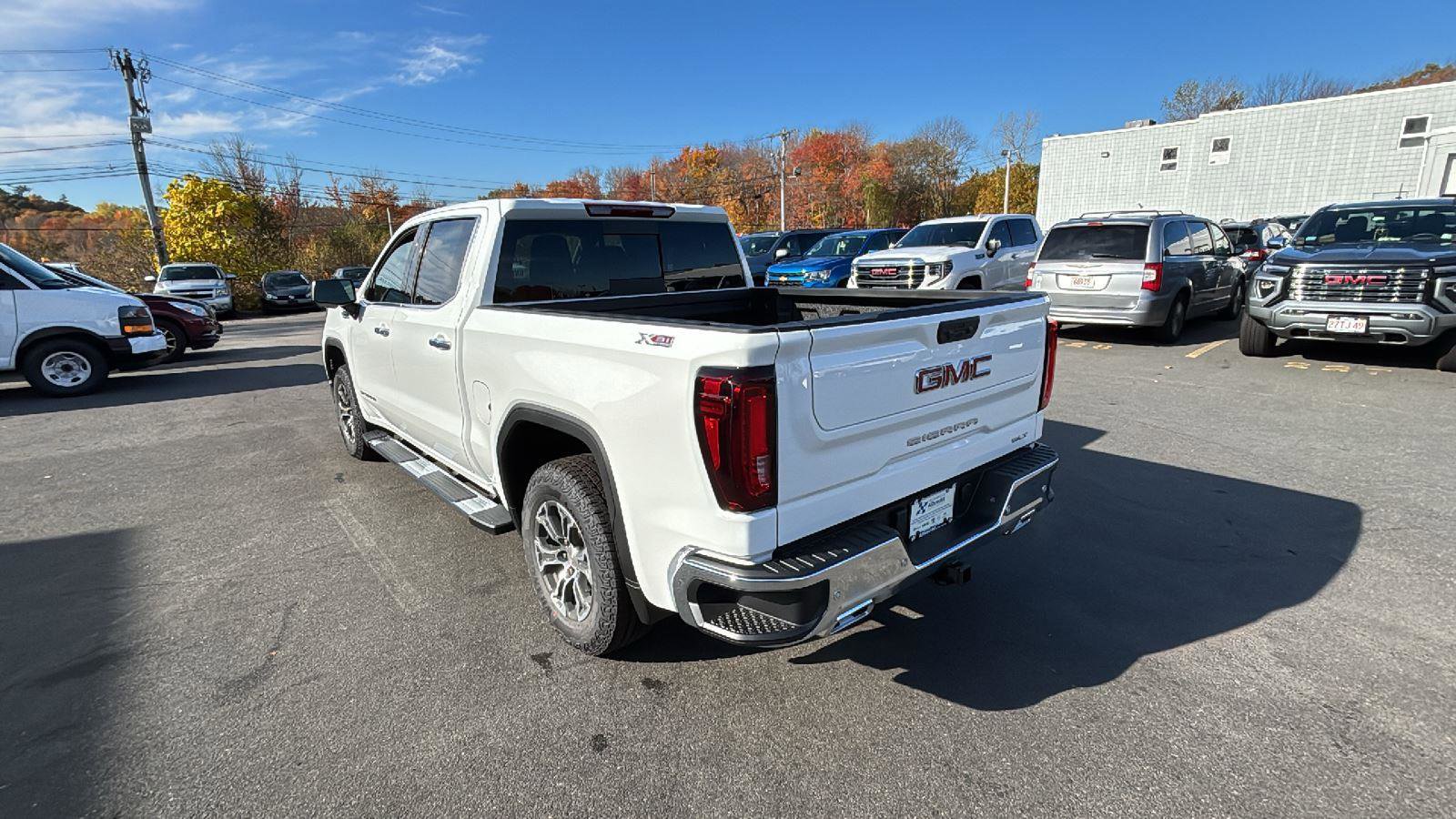 New 2026 GMC Sierra 1500 SLT w/ SLT Convenience Package image 5