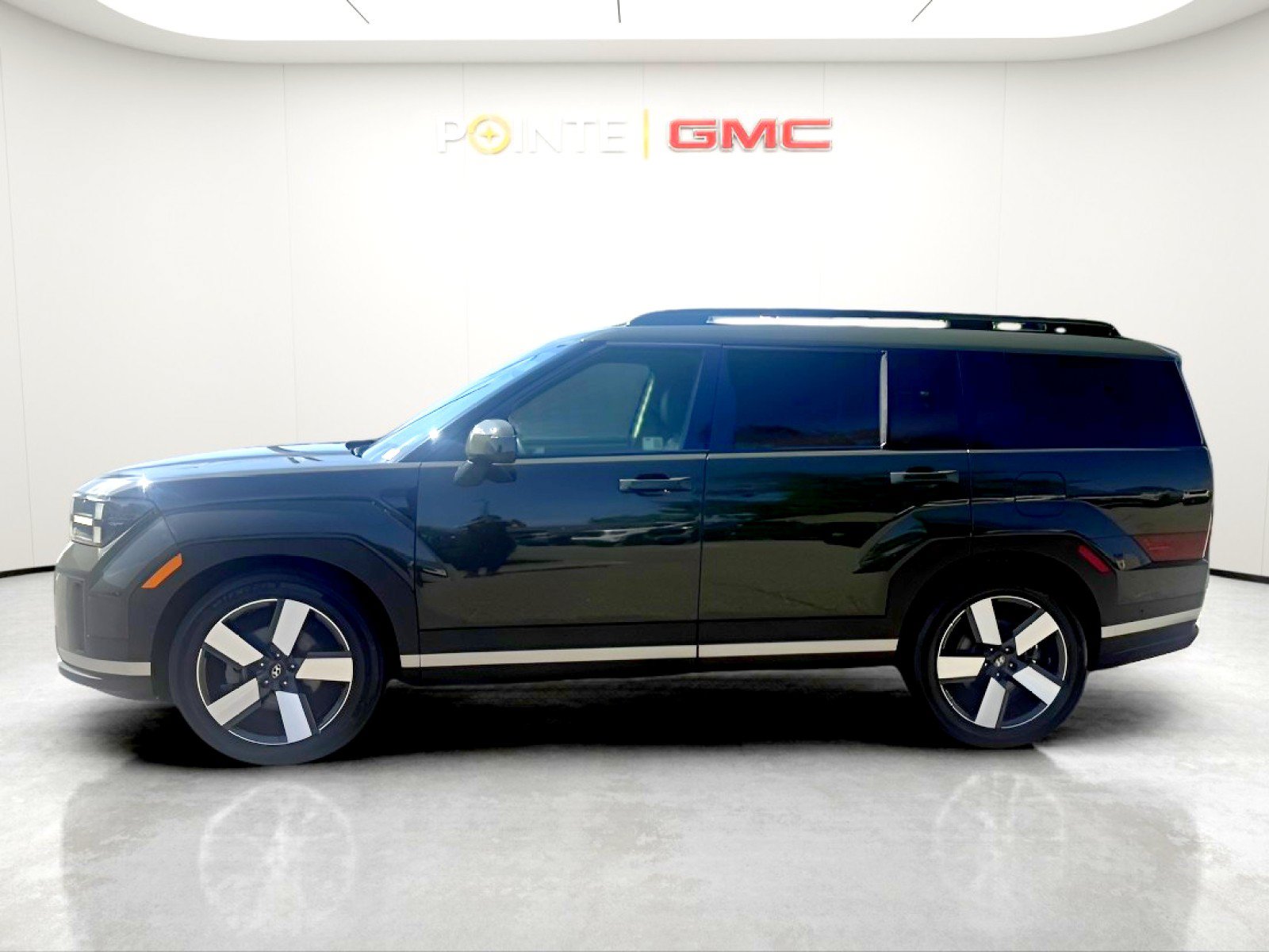 Used 2024 Hyundai Santa Fe Limited AWD/4WD image 7
