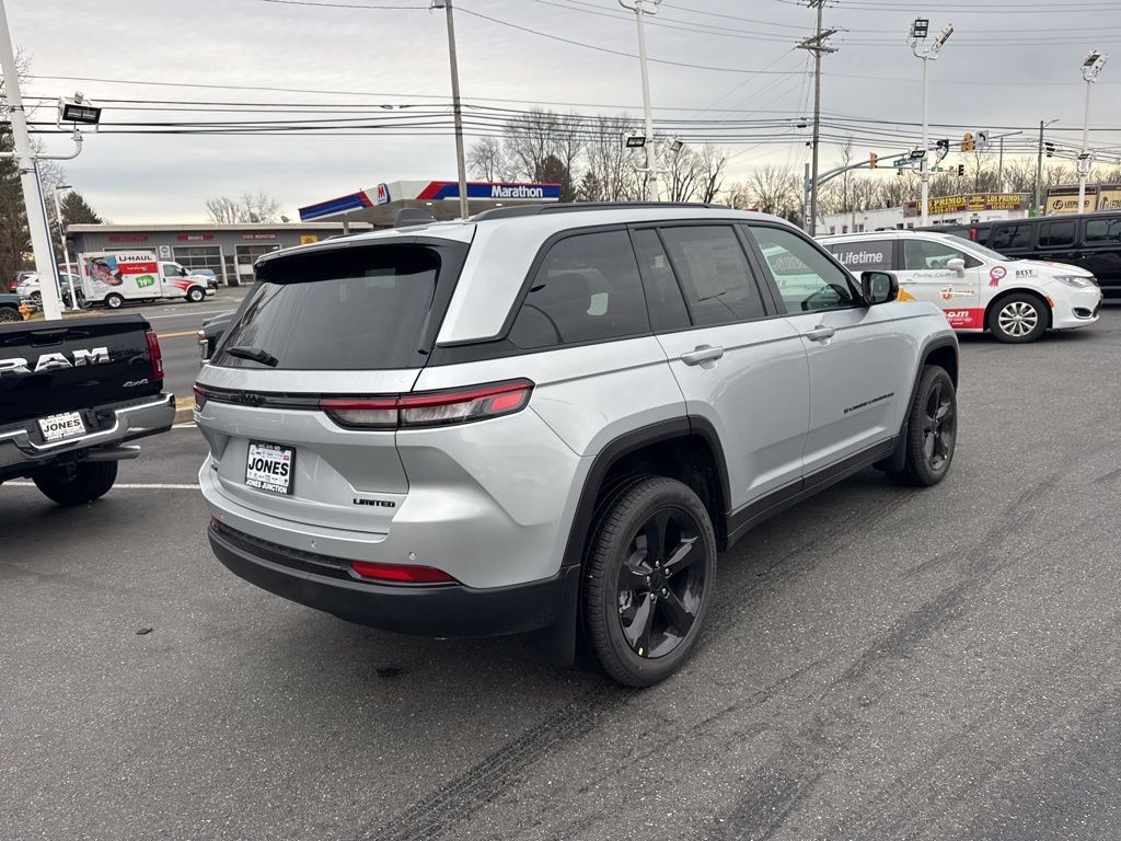 New 2025 Jeep Grand Cherokee Limited w/ Black Appearance Package AWD/4WD image 5