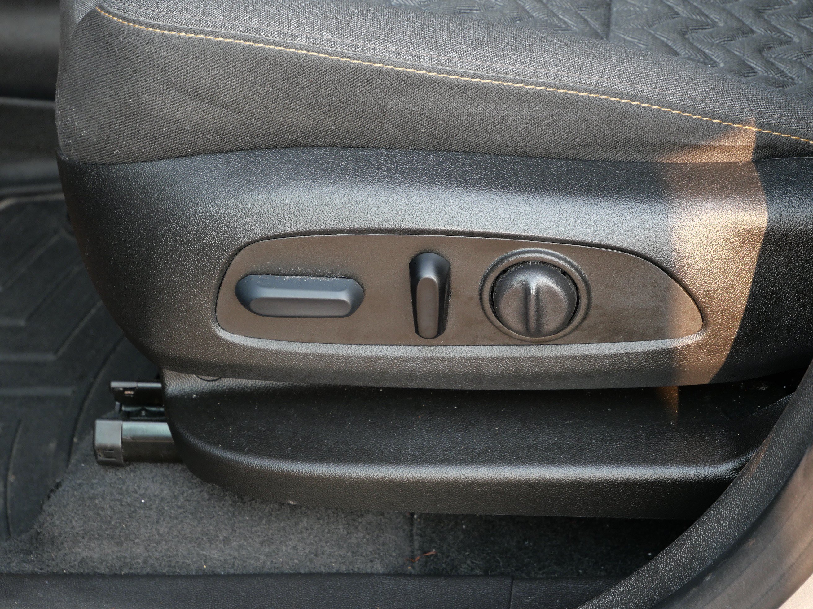 Certified 2023 Chevrolet Equinox LT FWD image 18