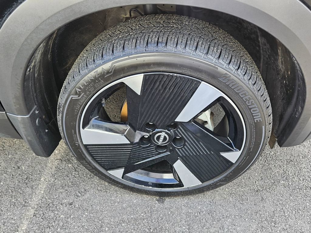 Certified 2025 Nissan Kicks SR w/ Illumination Package image 4