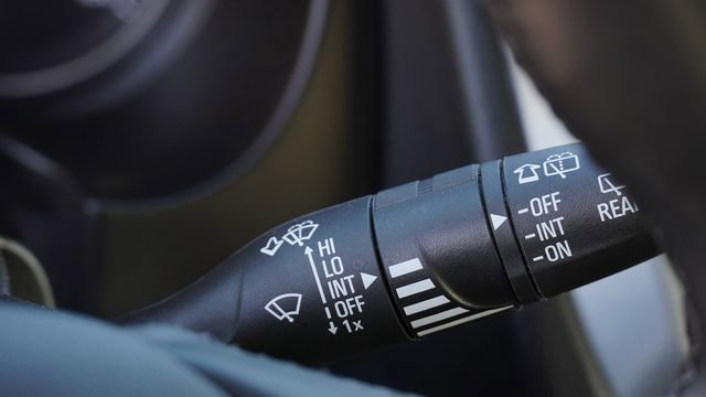 Used 2024 GMC Terrain SLT image 31