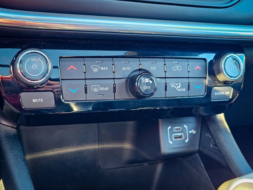 Certified 2024 Jeep Compass Limited w/ High Altitude Package image 27