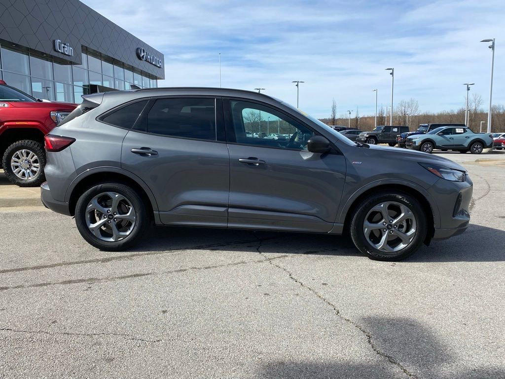 Used 2024 Ford Escape ST-Line image 9