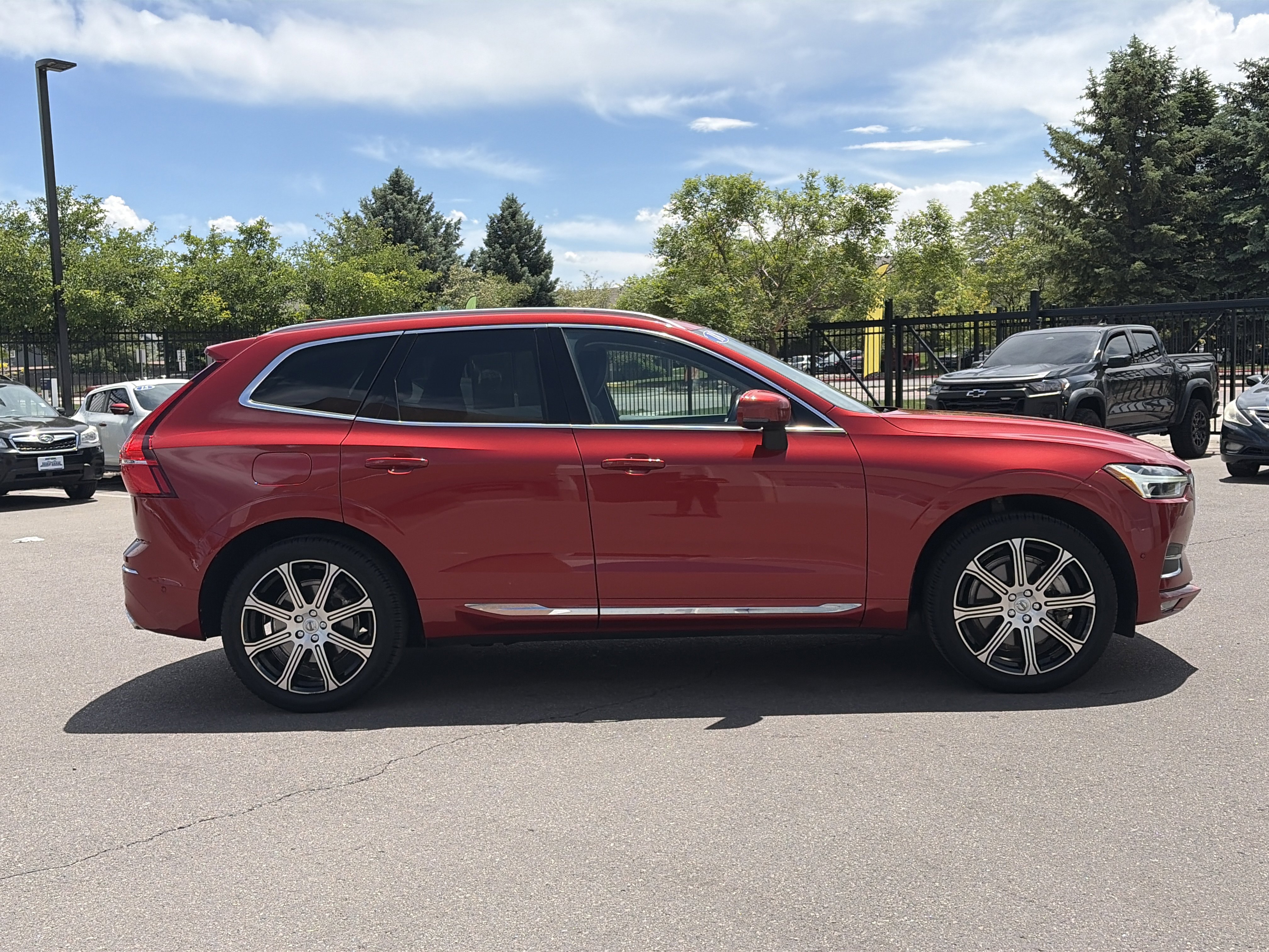Used 2018 Volvo XC60 T6 Inscription w/ Luxury Seat Package AWD/4WD image 4