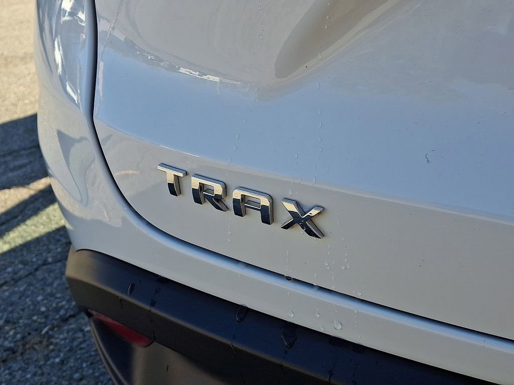 Used 2024 Chevrolet Trax LS image 34