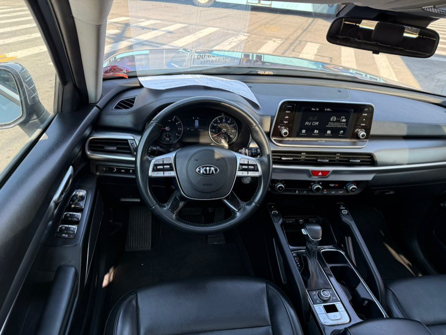Used 2020 Kia Telluride S w/ S 8 Passenger Seating Package AWD/4WD image 13