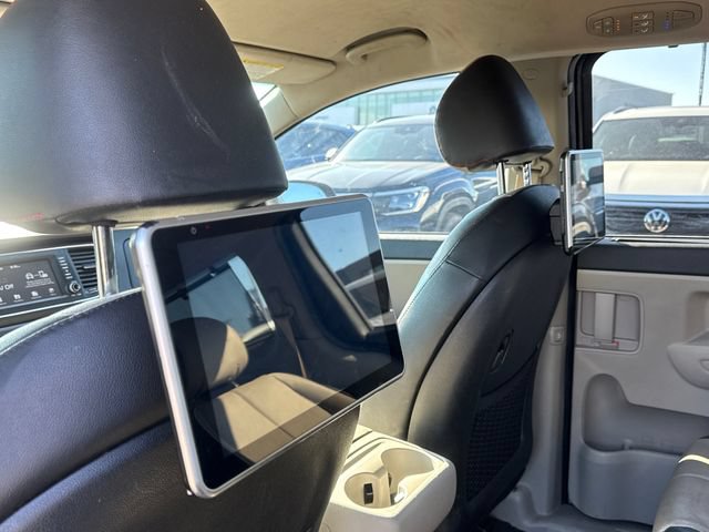 Used 2019 Kia Sedona EX FWD image 16
