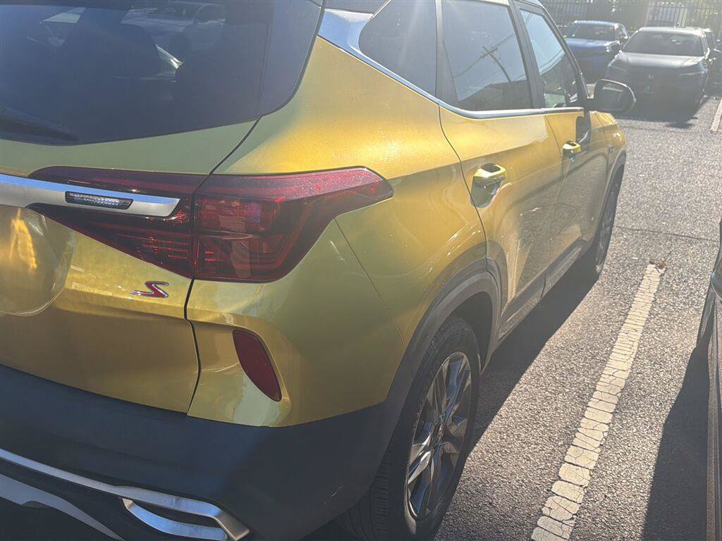 Used 2021 Kia Seltos S AWD/4WD image 3