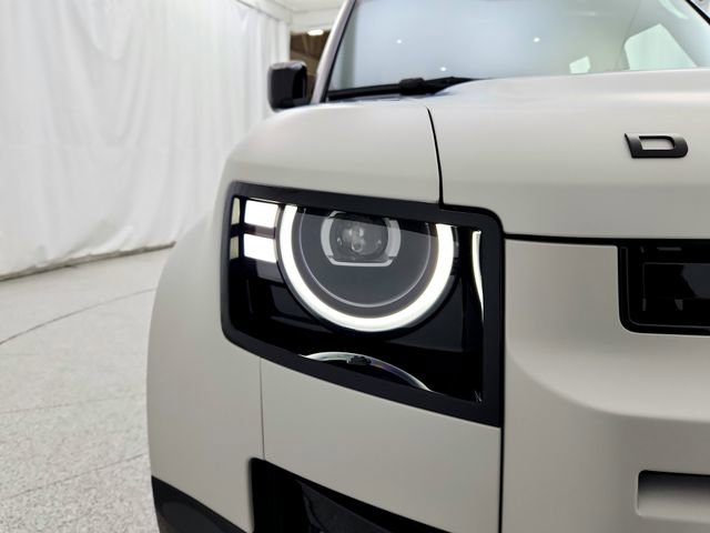 New 2026 Land Rover Defender 110 X-Dynamic SE image 30