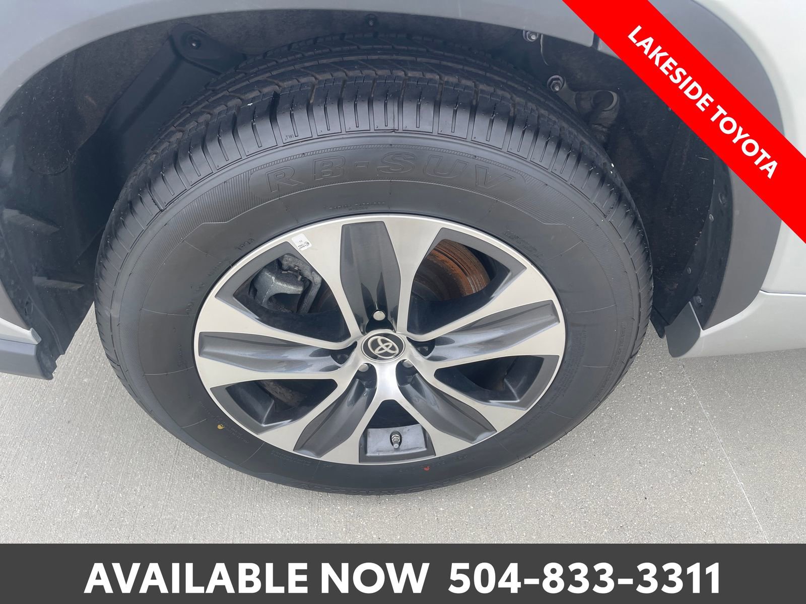Certified 2024 Toyota Highlander XLE FWD image 13