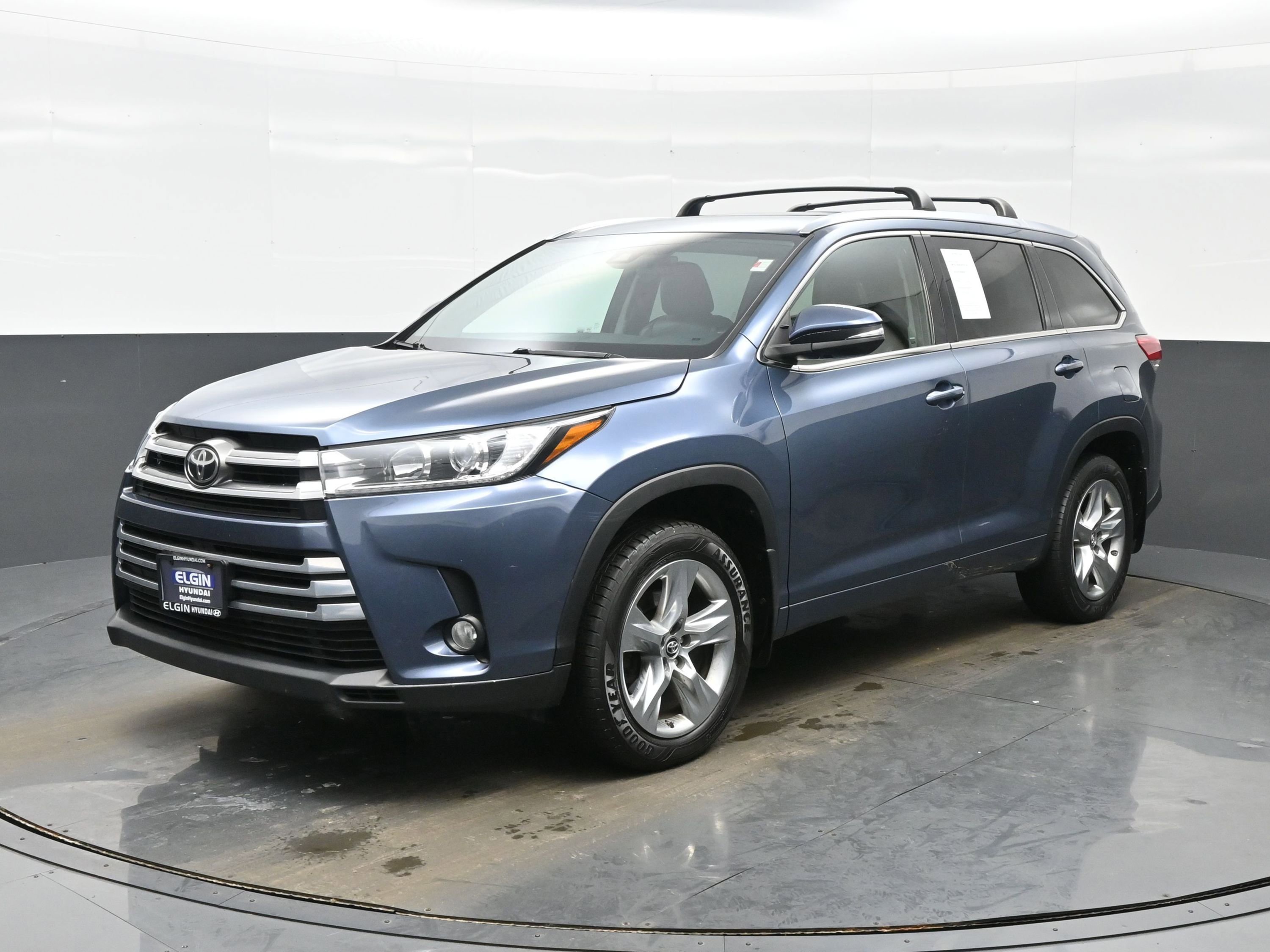 Used 2017 Toyota Highlander Limited image 2