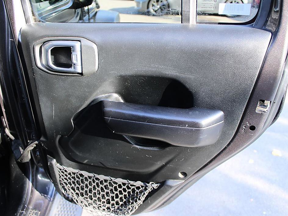 Used 2019 Jeep Wrangler Unlimited Sport S AWD/4WD image 16