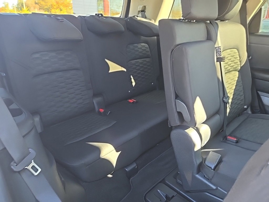 Used 2022 Nissan Pathfinder SV w/ SV Black Package image 29